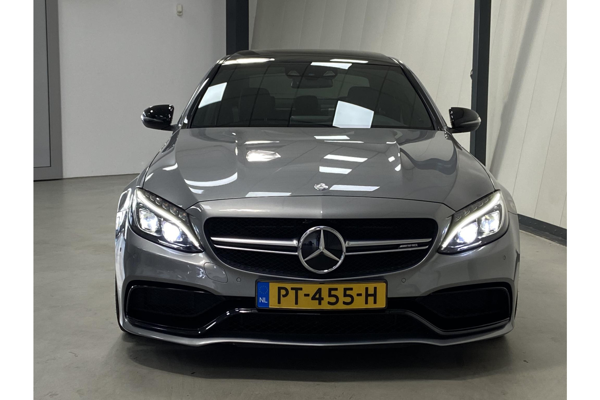 Mercedes-Benz C-Klasse C63S C63 63 S AMG*HUD*IWC*PANO*LED*CARBON*DISTR+